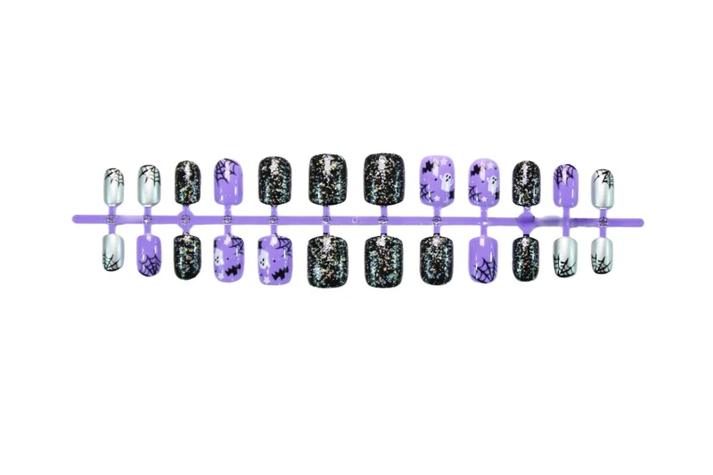 Halloween Kunstnagelset mit spooky Motiven und Glitzerakzenten Brehn
