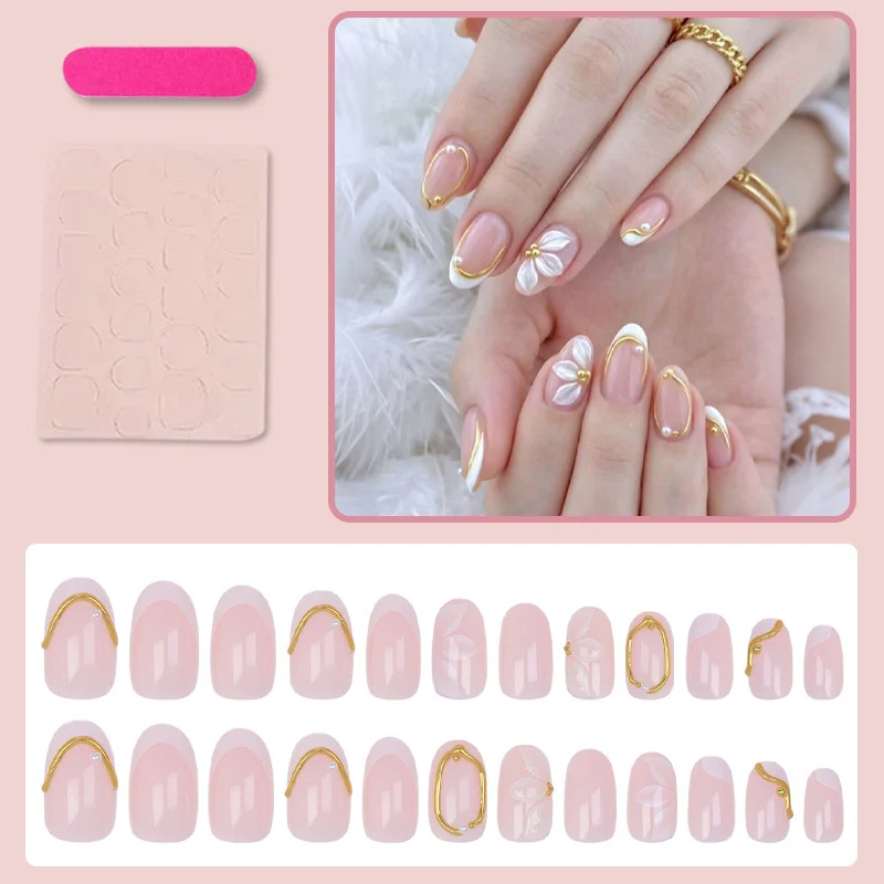 Elegantes Kunstnagelset mit romantischen Blumendekoren Brehn