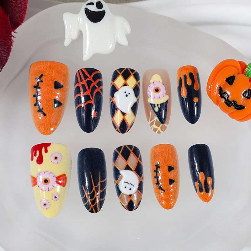 Halloween Kunstnagelset mit gruseligen Motiven und gleitendem Design Brehn
