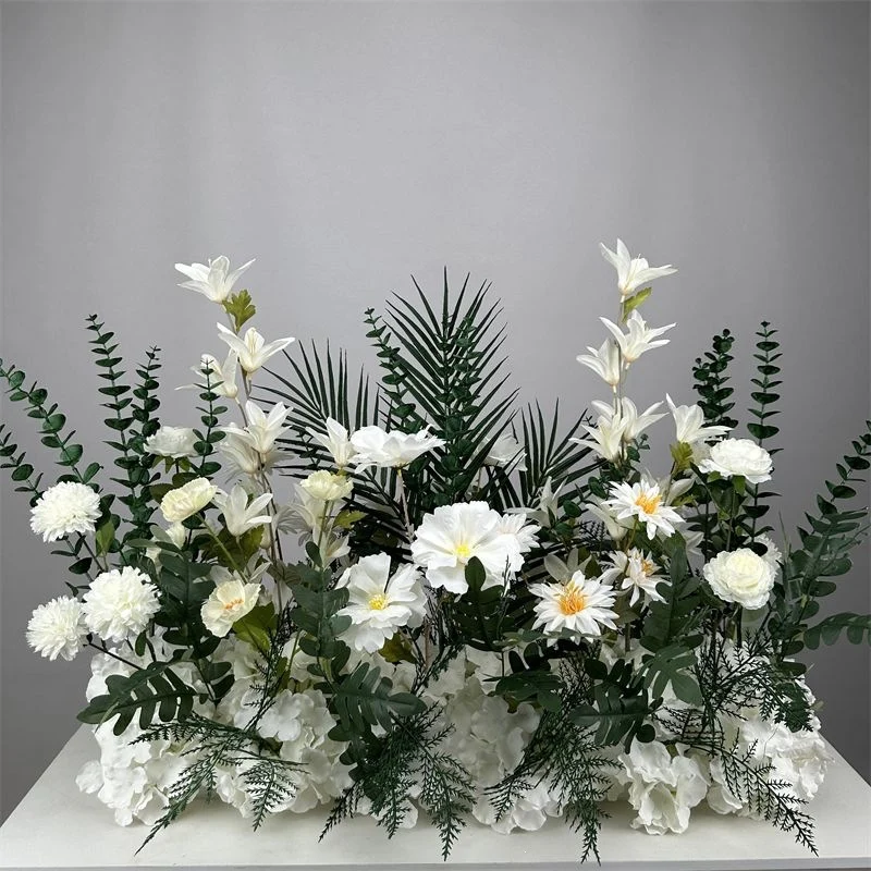 Luxuriöses Faux-Blumen-Mittelstück