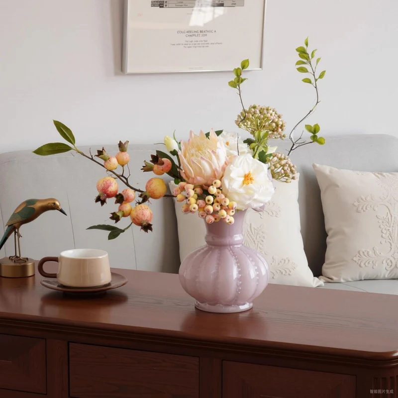 Lebensechte Blumenvasenarrangement