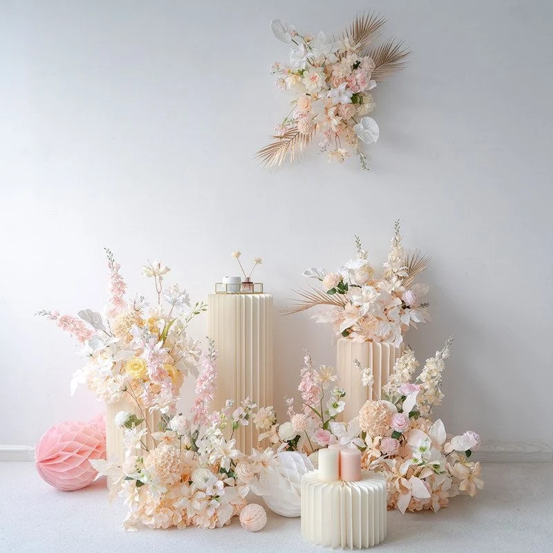 Lebensechte Blumenarrangement-Darstellung