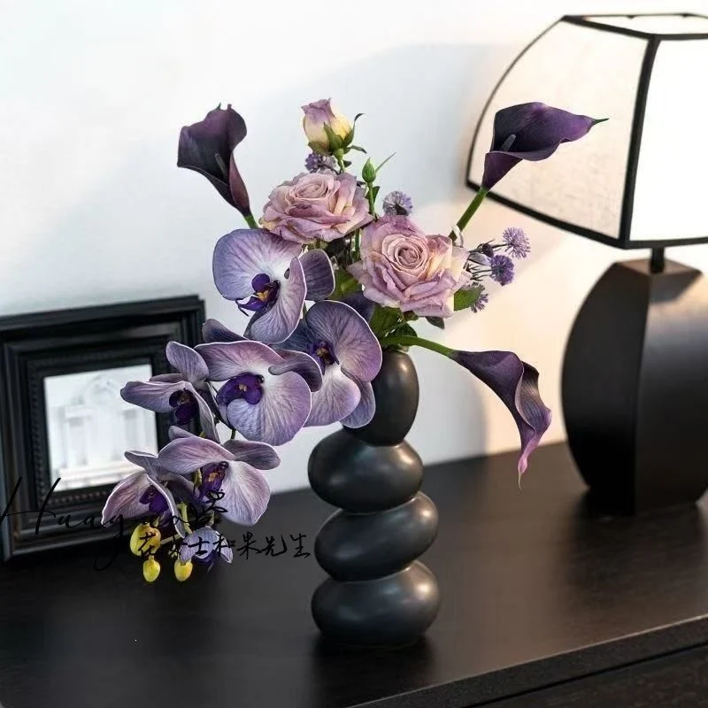 Lebensechte Blumensträuß-Anordnung
