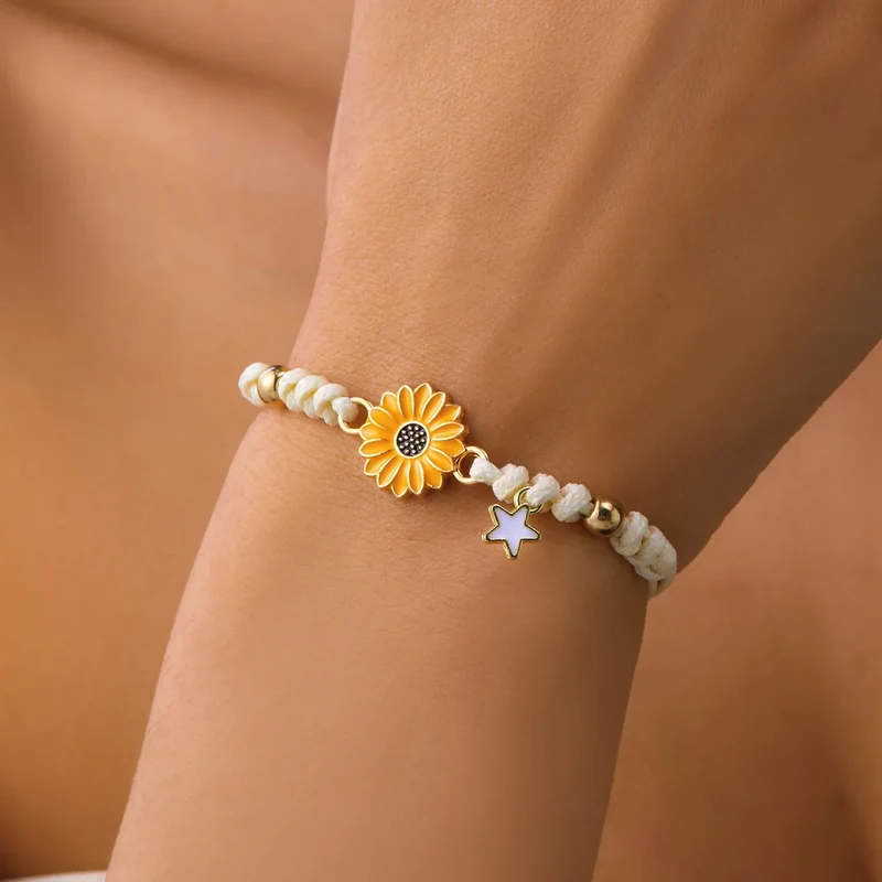 Skanto | Geflochtenes feminines Blumen-Stern-Armband