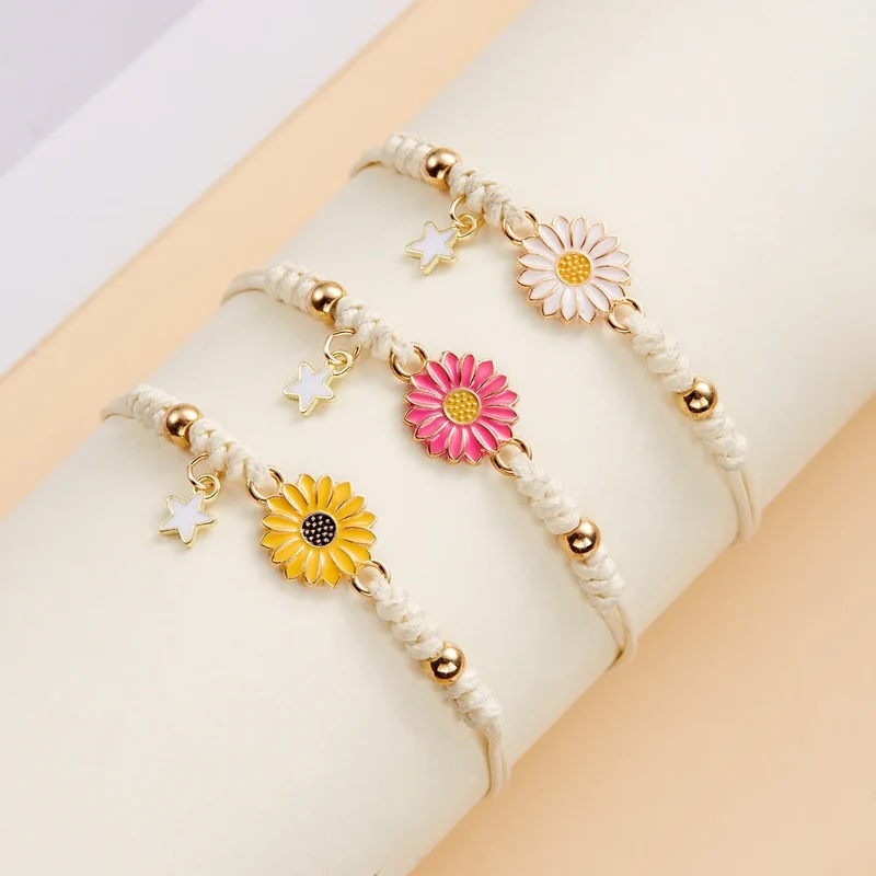 Skanto | Geflochtenes feminines Blumen-Stern-Armband
