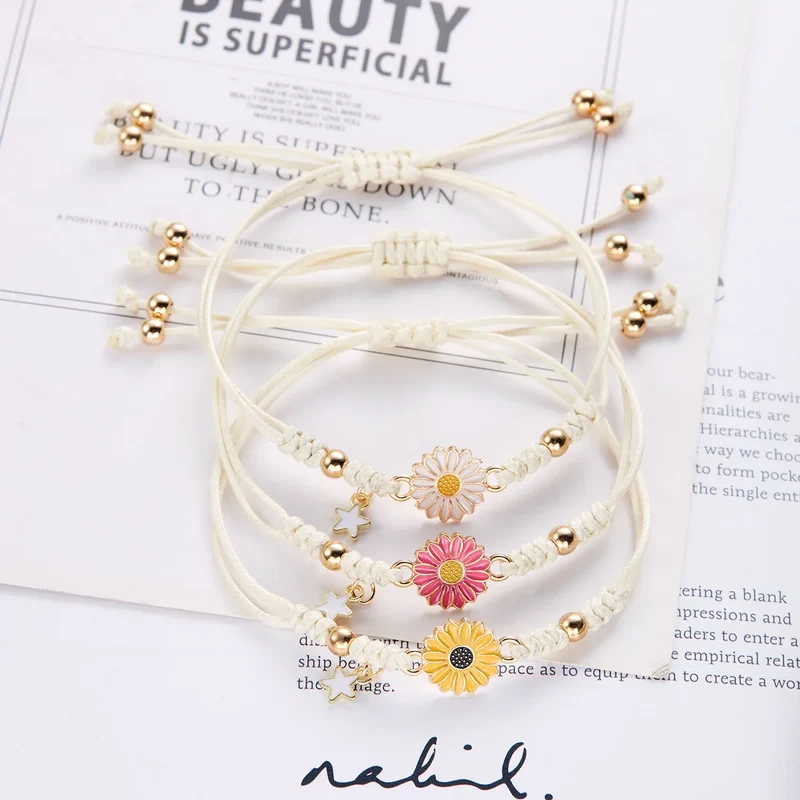 Skanto | Geflochtenes feminines Blumen-Stern-Armband