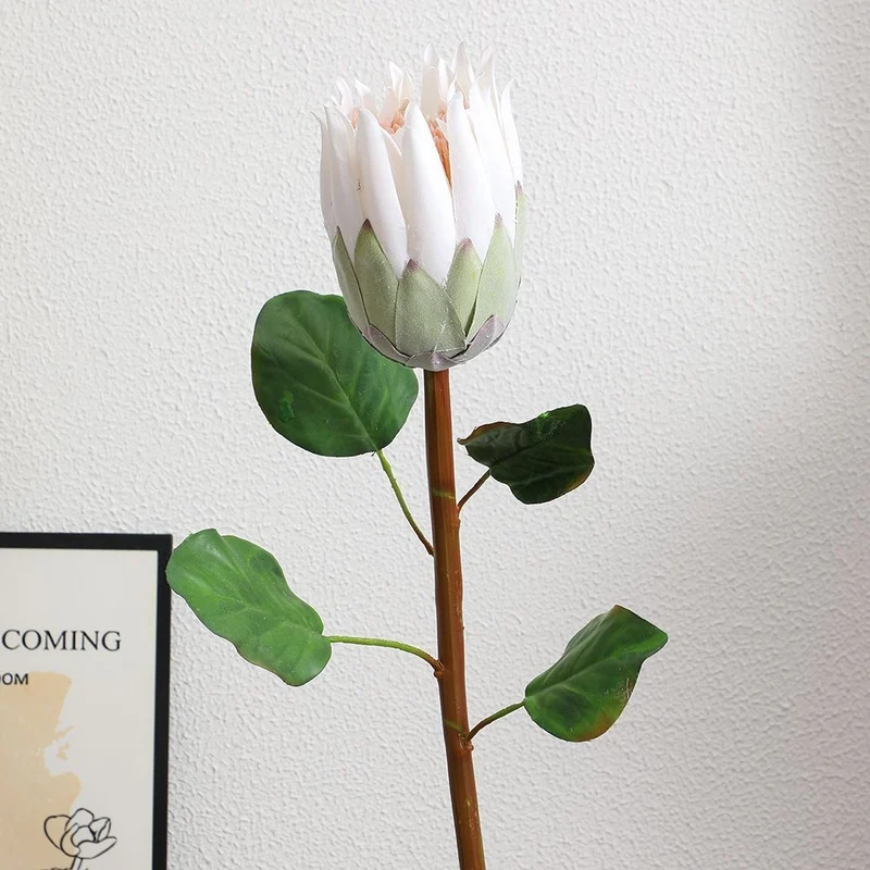 Lebensnahe dekorative Lotusblumenstängel