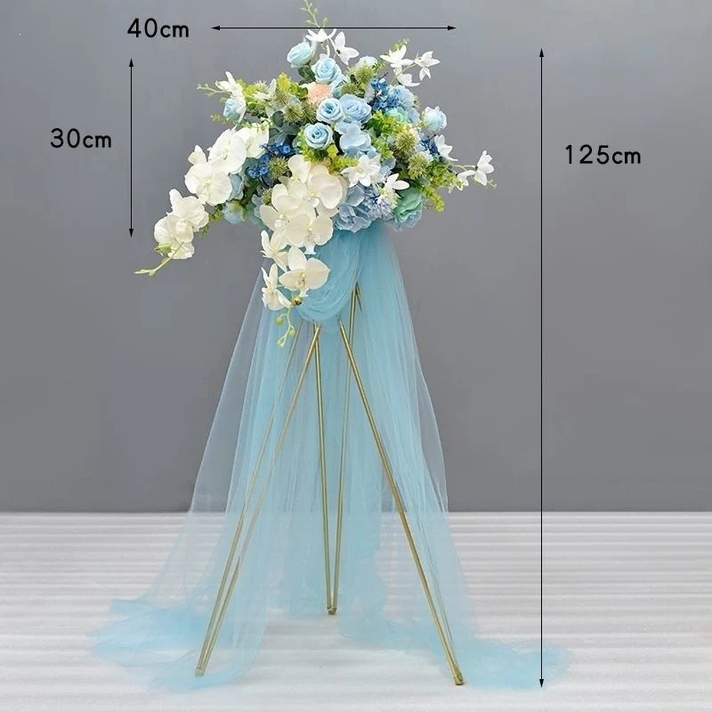 Elegante Blumen Design Ständer mit Tüll