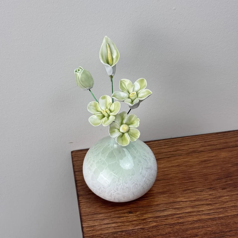 Elegante florale dekorative Vase