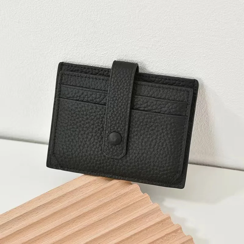 Stylischer Strukturierter Leder-Kartenhalter
