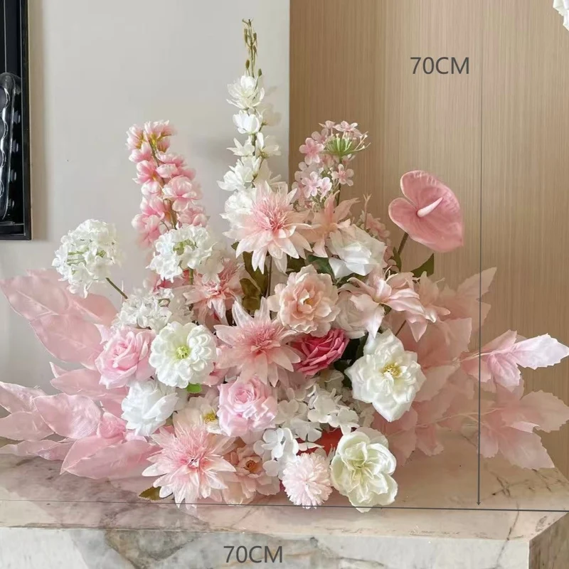 Dekorativer Blumenarrangement