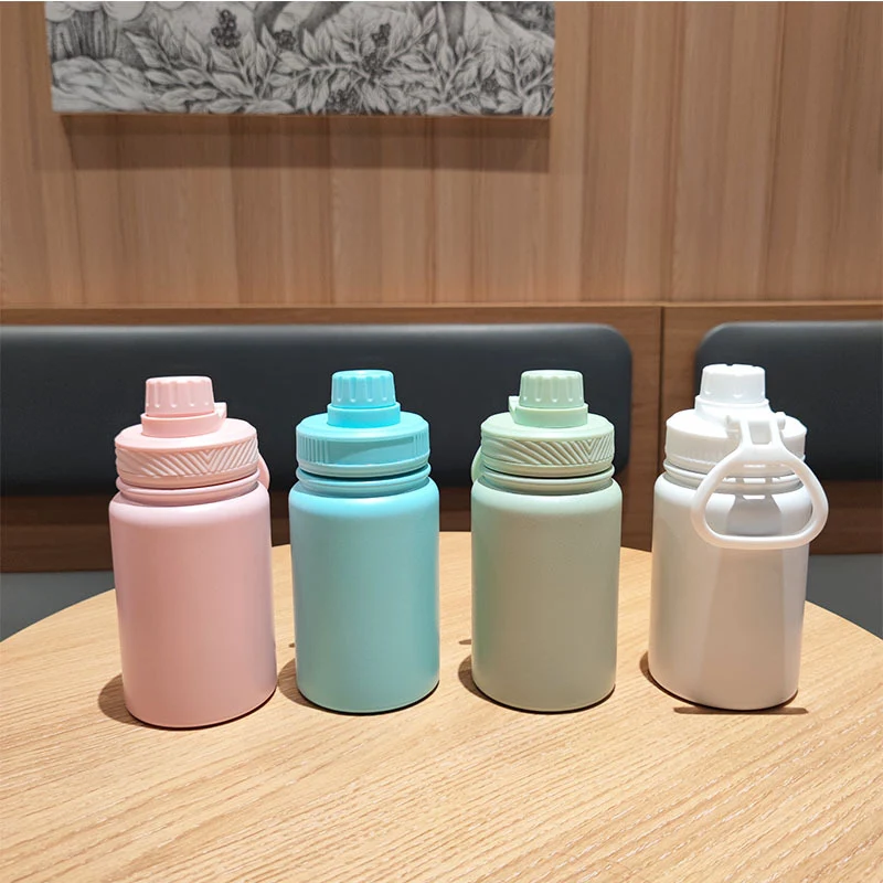Skanto Isolierte Trinkflasche für Frauen mit ergonomischem Griff Skanto