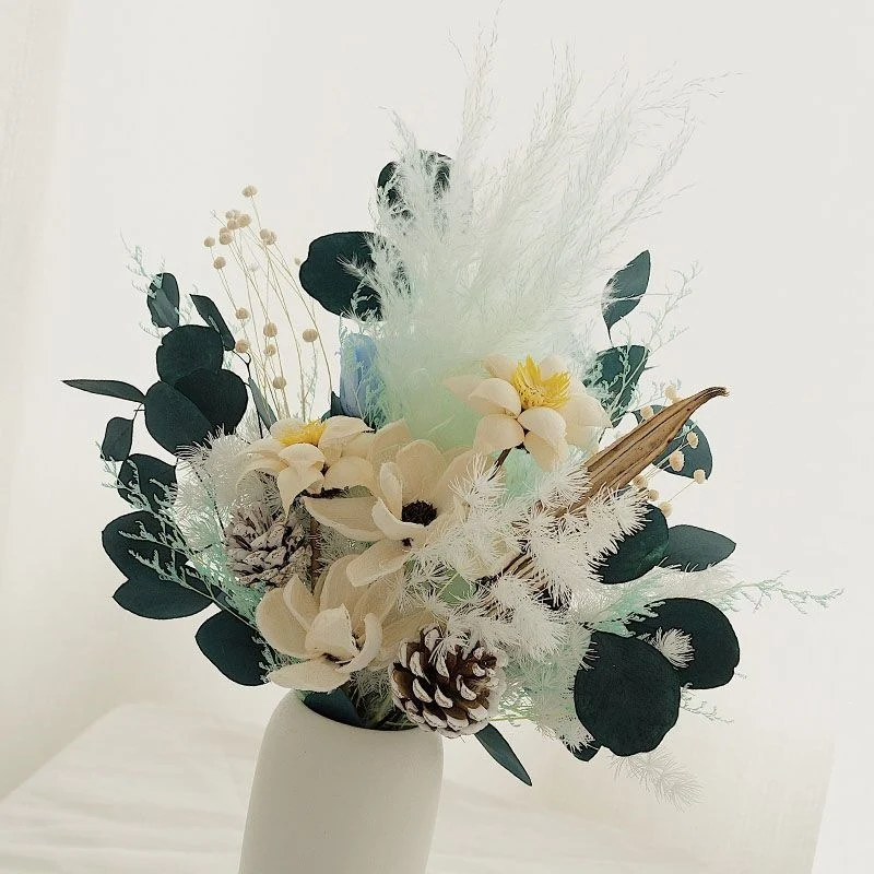 Elegante Trockenblumenarrangement