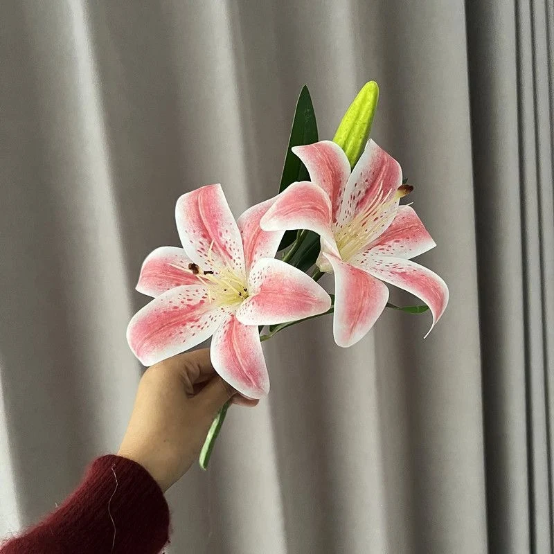 Künstlicher Flieder-Lilienstrauß