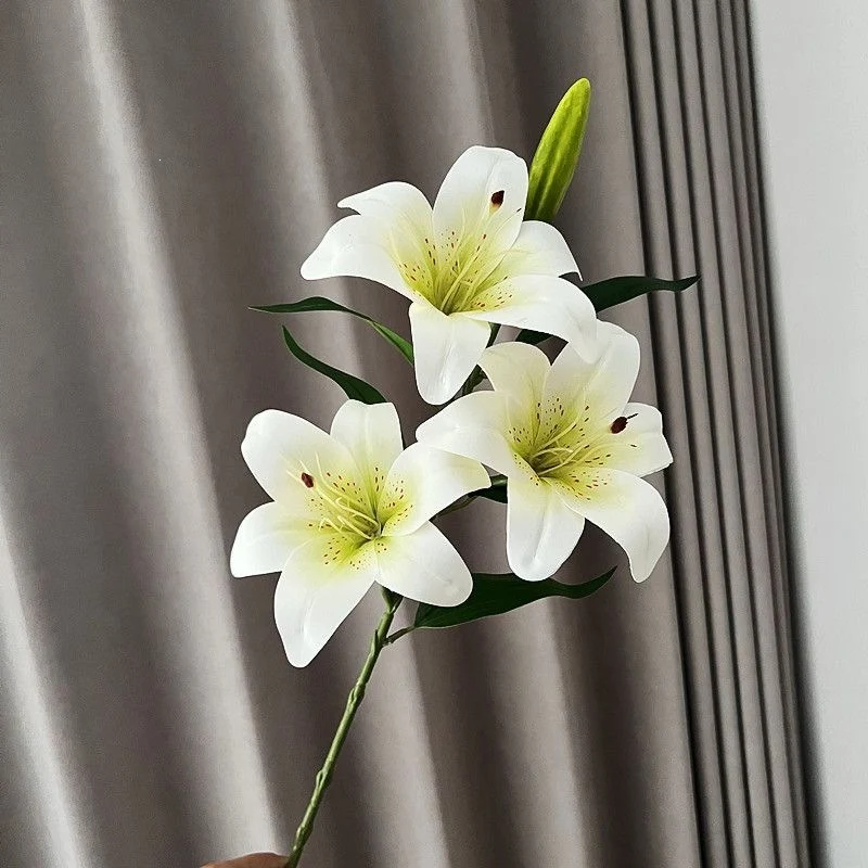 Künstlicher Flieder-Lilienstrauß