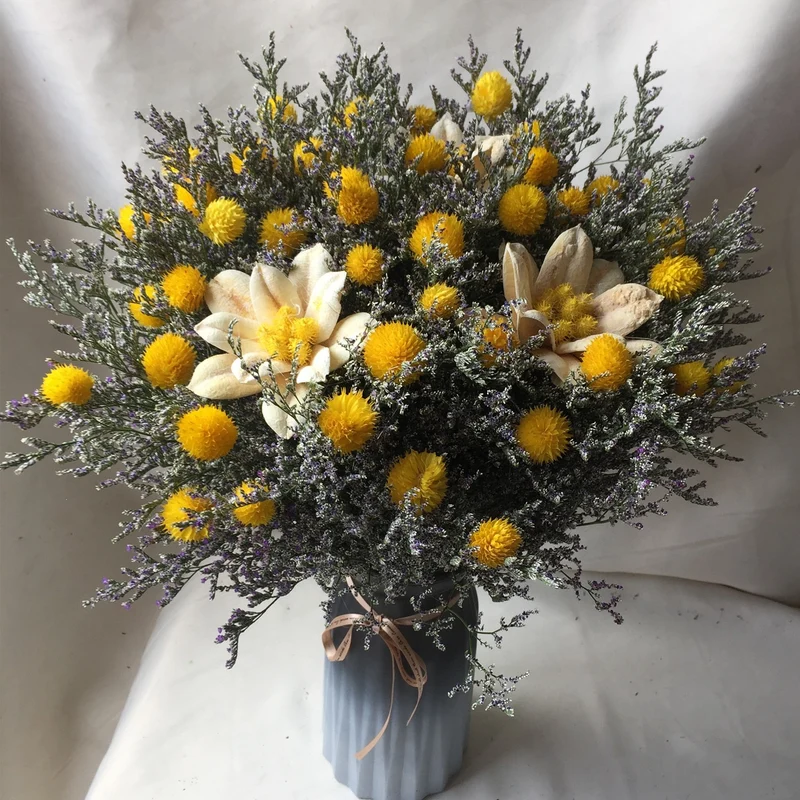 Natürlicher getrockneter Blumenstrauß