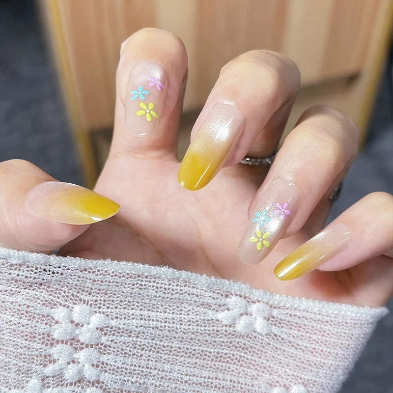 Dekorative Nagelspitzen Brehn