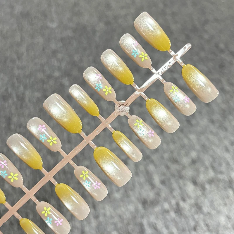 Dekorative Nagelspitzen Brehn