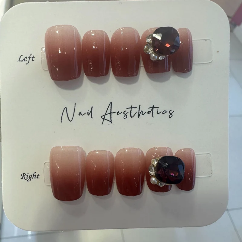 Glamorous Press-On Nail Set Brehn