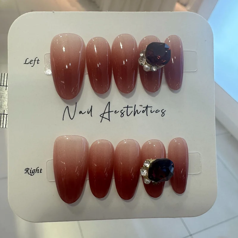 Glamorous Press-On Nail Set Brehn