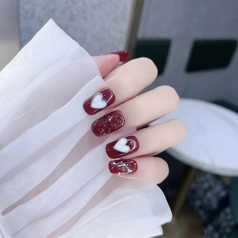 Glamouröses Herzdesign Druck-Nägel Brehn