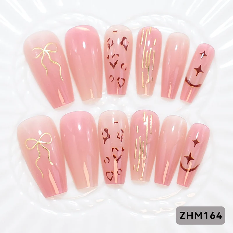 Künstlerisches Press-On-Nagelset mit Kirschblütenmuster Brehn