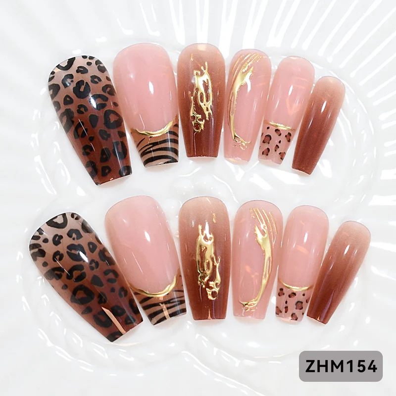 Künstlerisches Press-On-Nagelset mit Kirschblütenmuster Brehn