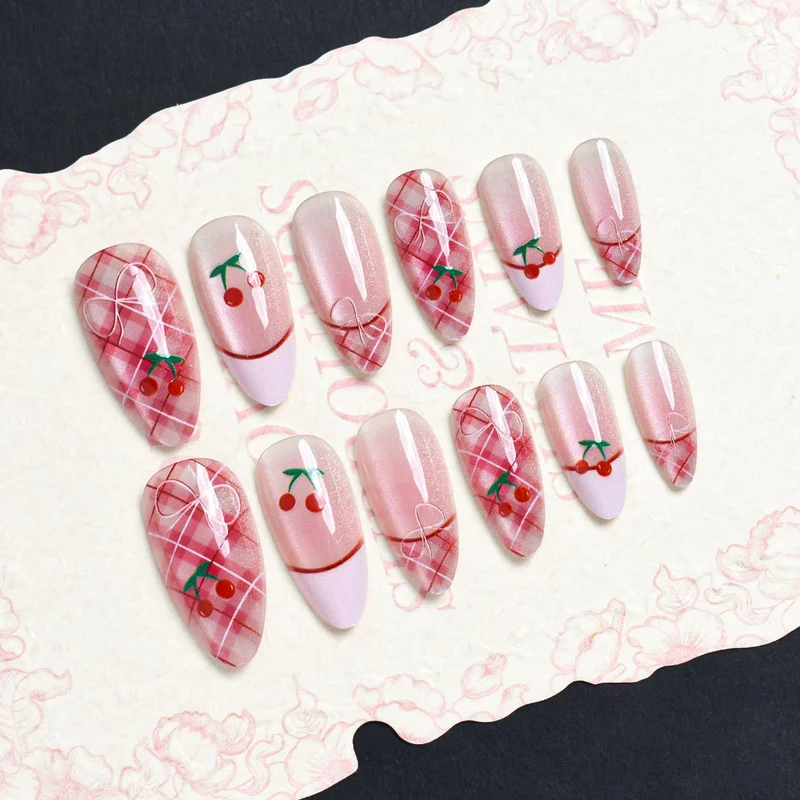 Künstlerisches Press-On-Nagelset mit Kirschblütenmuster Brehn