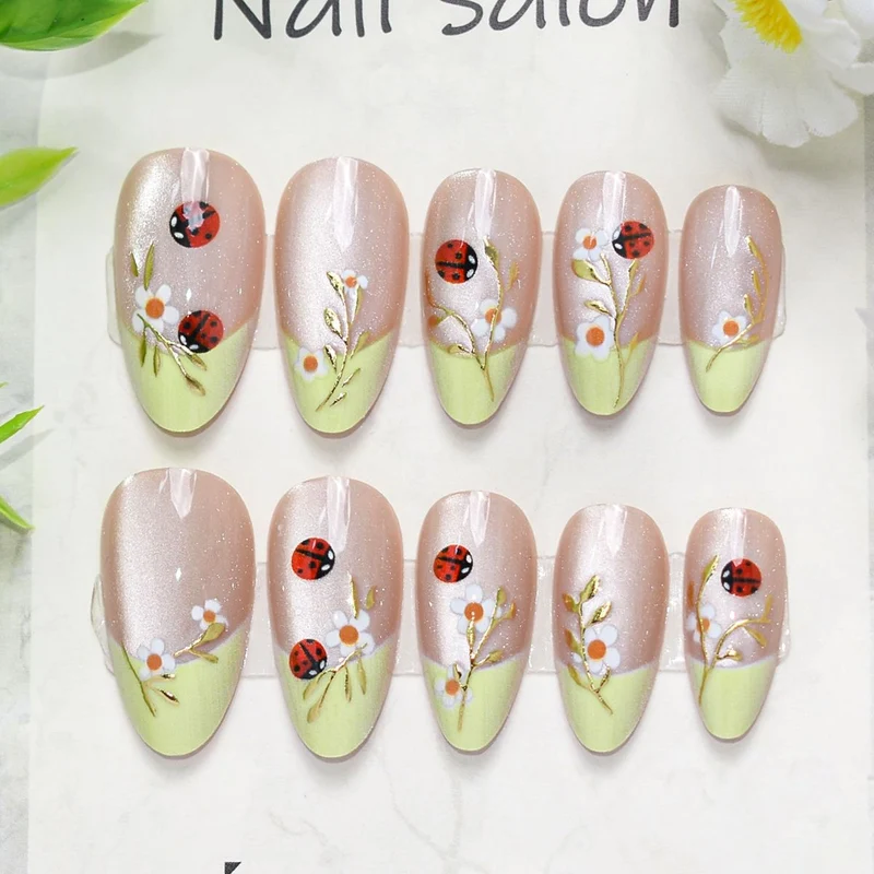 Künstlerisches Press-On-Nagelset mit Kirschblütenmuster Brehn