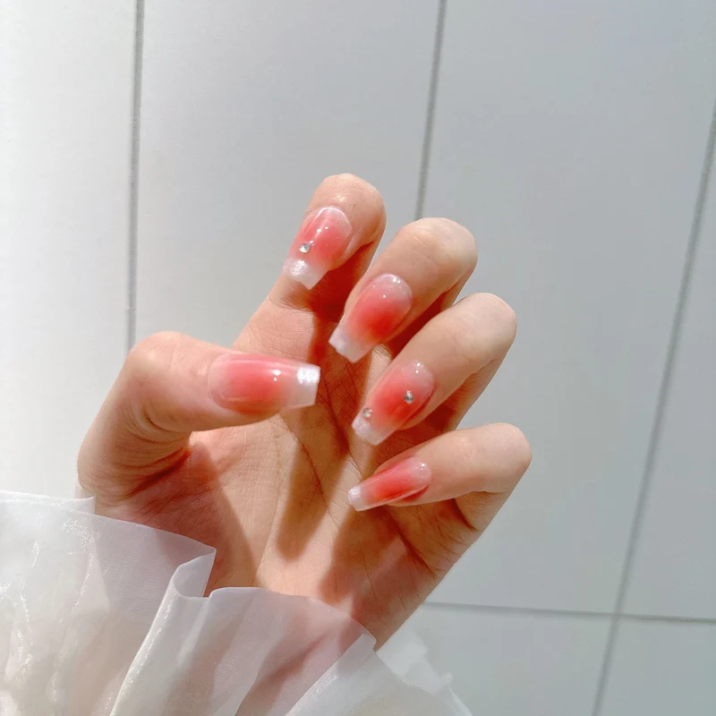 Dekorative Strass-Nagelkunst Brehn