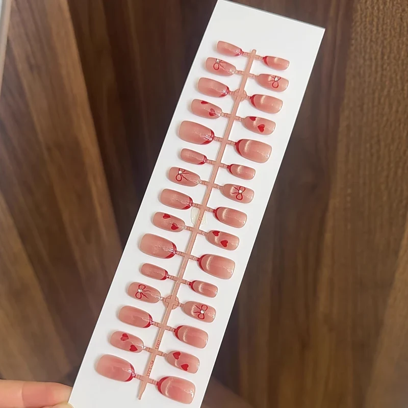 Dekorative Press-On Nagelspitzen Brehn