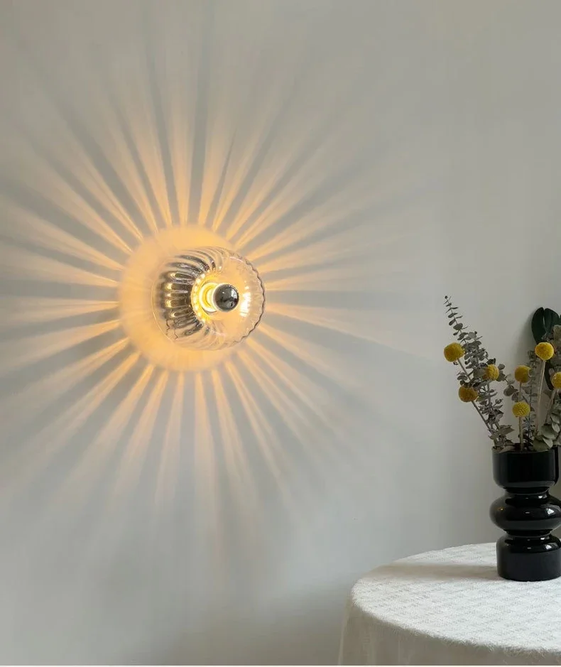 Skandinavische Bauhaus Wandleuchte aus Glas, moderne LED Wandlampe für Flur & Wohnzimmer | Skanto