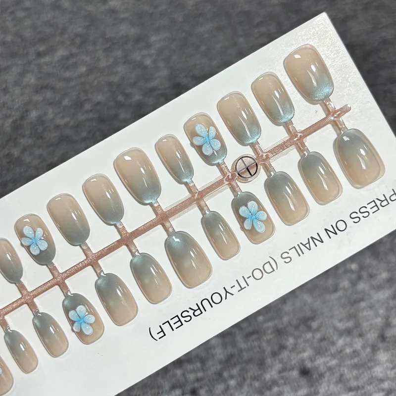 Floral Gradient Press-On Nail Set Brehn