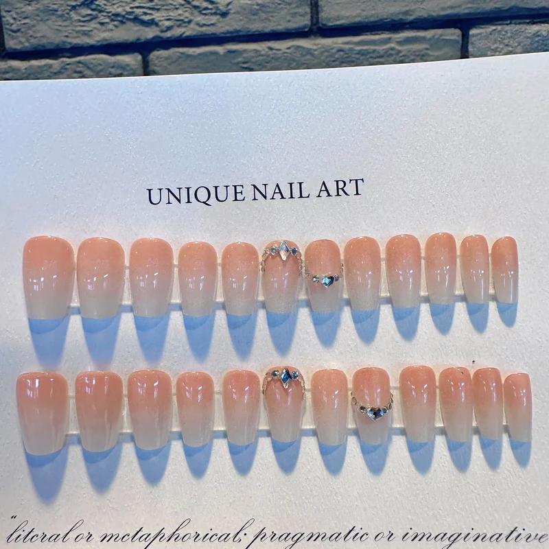 Einzigartige Press-On Nagelspitzen Brehn