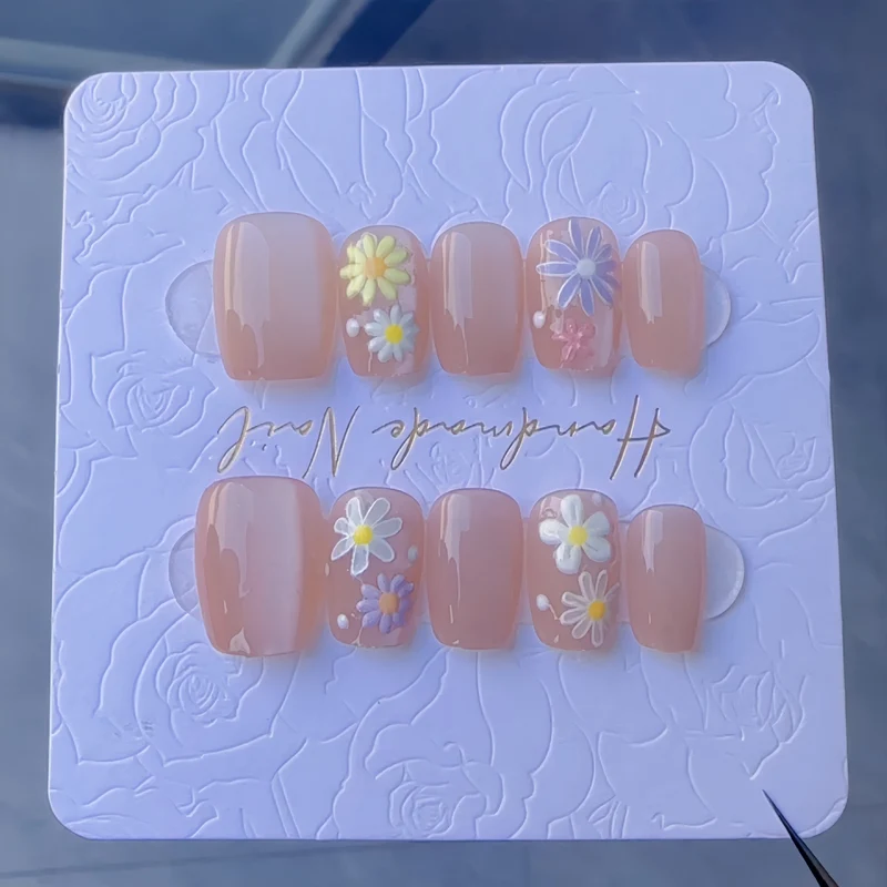 Künstlerisches Blumen Press-On Nagelset Brehn