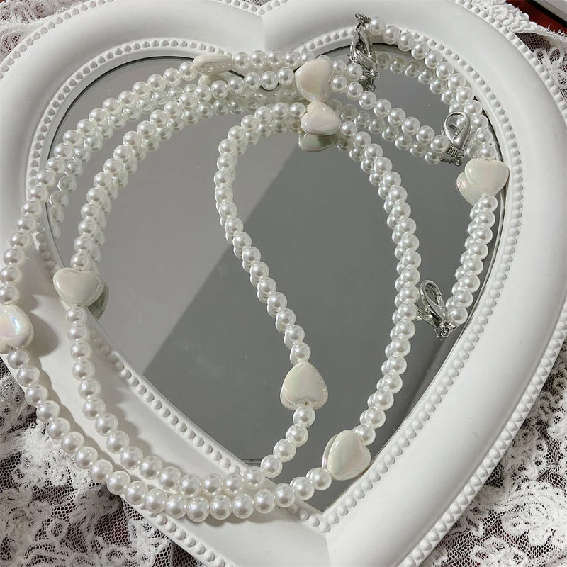 Eleganter Perlenbesetzter Brillenhalter Brehn