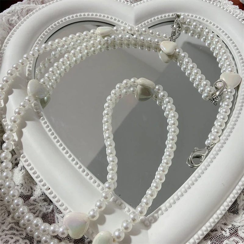 Eleganter Perlenbesetzter Brillenhalter Brehn