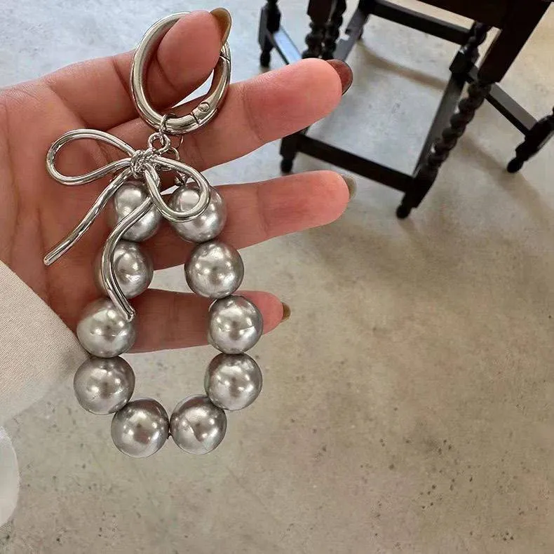 Elegante Perlen- und Silber-Schlüsselanhänger Halter Brehn