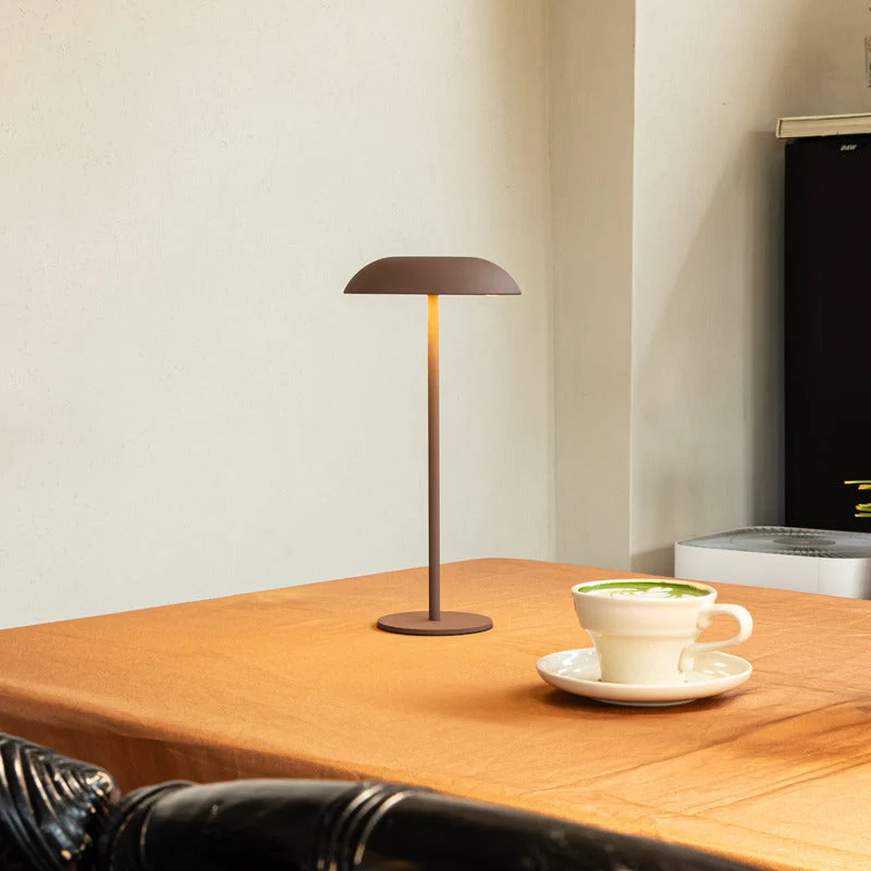 Skanto | Iron Elegance Lampe