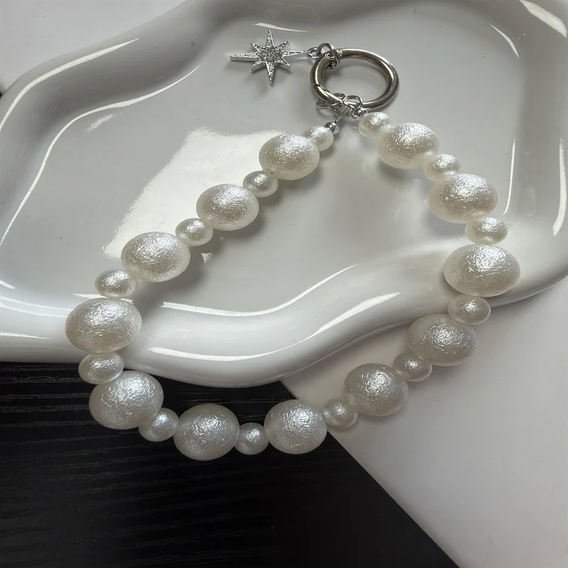 Elegante Perlen Charm Armband Brehn