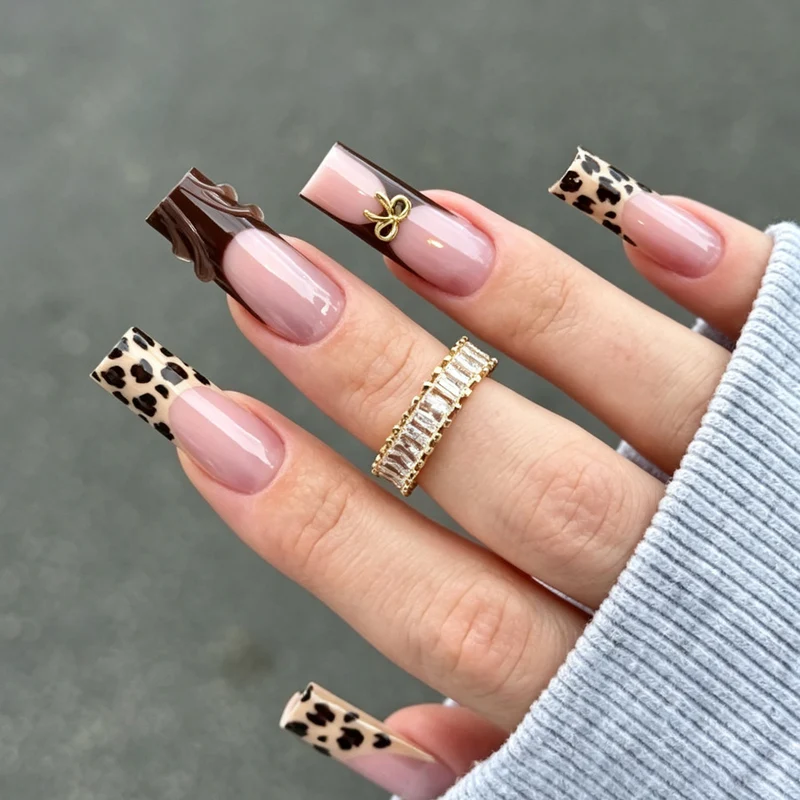 Trendige Lange Press-On-Nagelspitzen Karnz