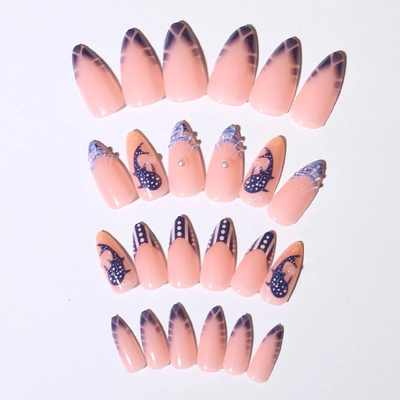 Künstlerische Ombre-Nageldesigns Karnz
