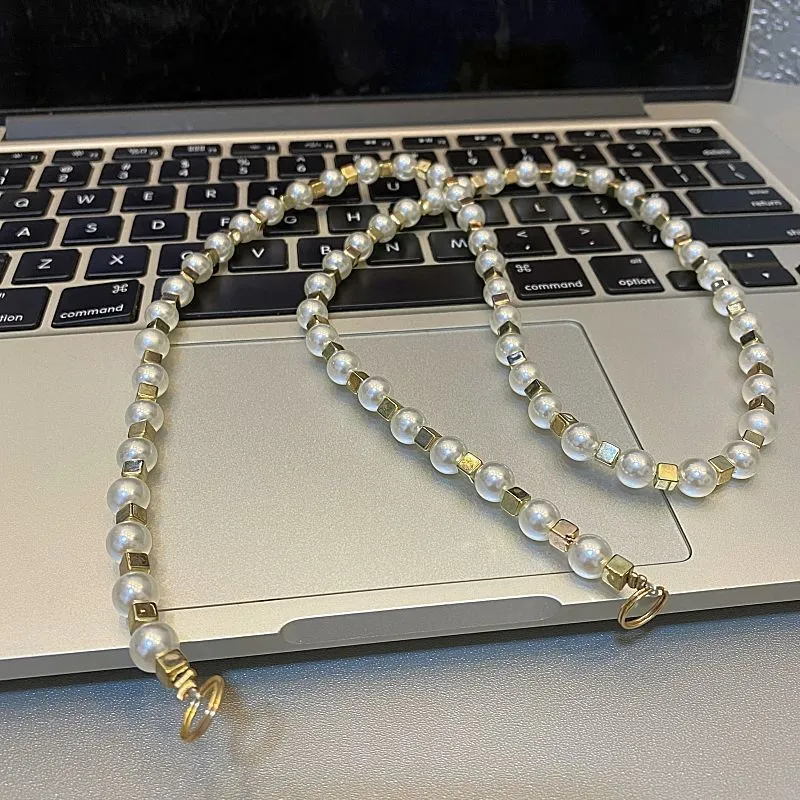 Eleganter Perlenbrillenhalter Brehn