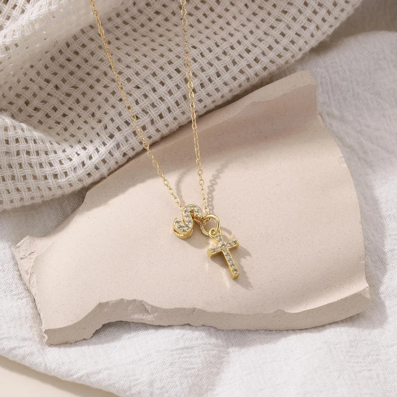 Skanto | Zierliche Diamant-Initialen- & Kreuz-Halskette