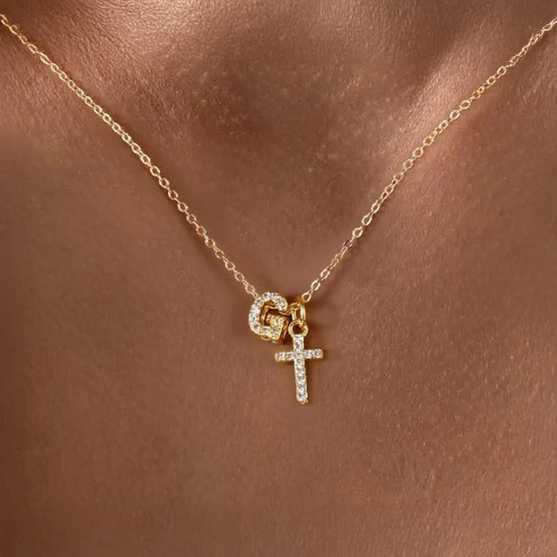 Skanto | Zierliche Diamant-Initialen- & Kreuz-Halskette