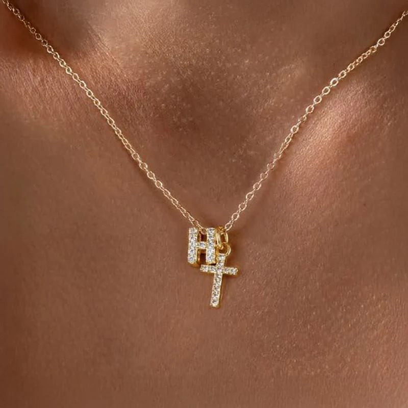 Skanto | Zierliche Diamant-Initialen- & Kreuz-Halskette