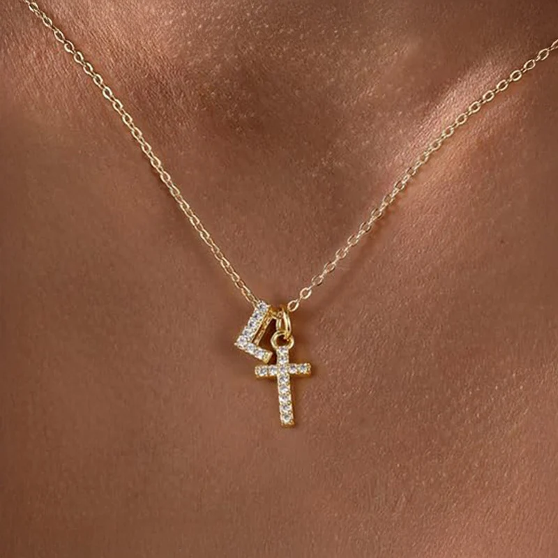 Skanto | Zierliche Diamant-Initialen- & Kreuz-Halskette