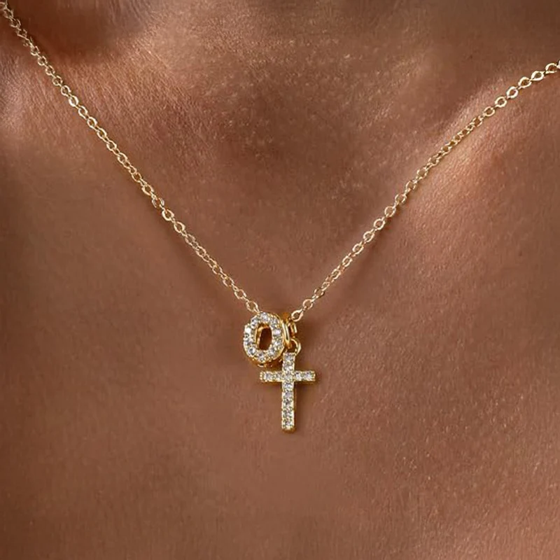 Skanto | Zierliche Diamant-Initialen- & Kreuz-Halskette