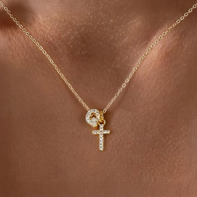 Skanto | Zierliche Diamant-Initialen- & Kreuz-Halskette