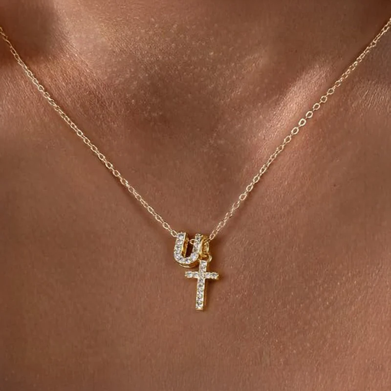 Skanto | Zierliche Diamant-Initialen- & Kreuz-Halskette